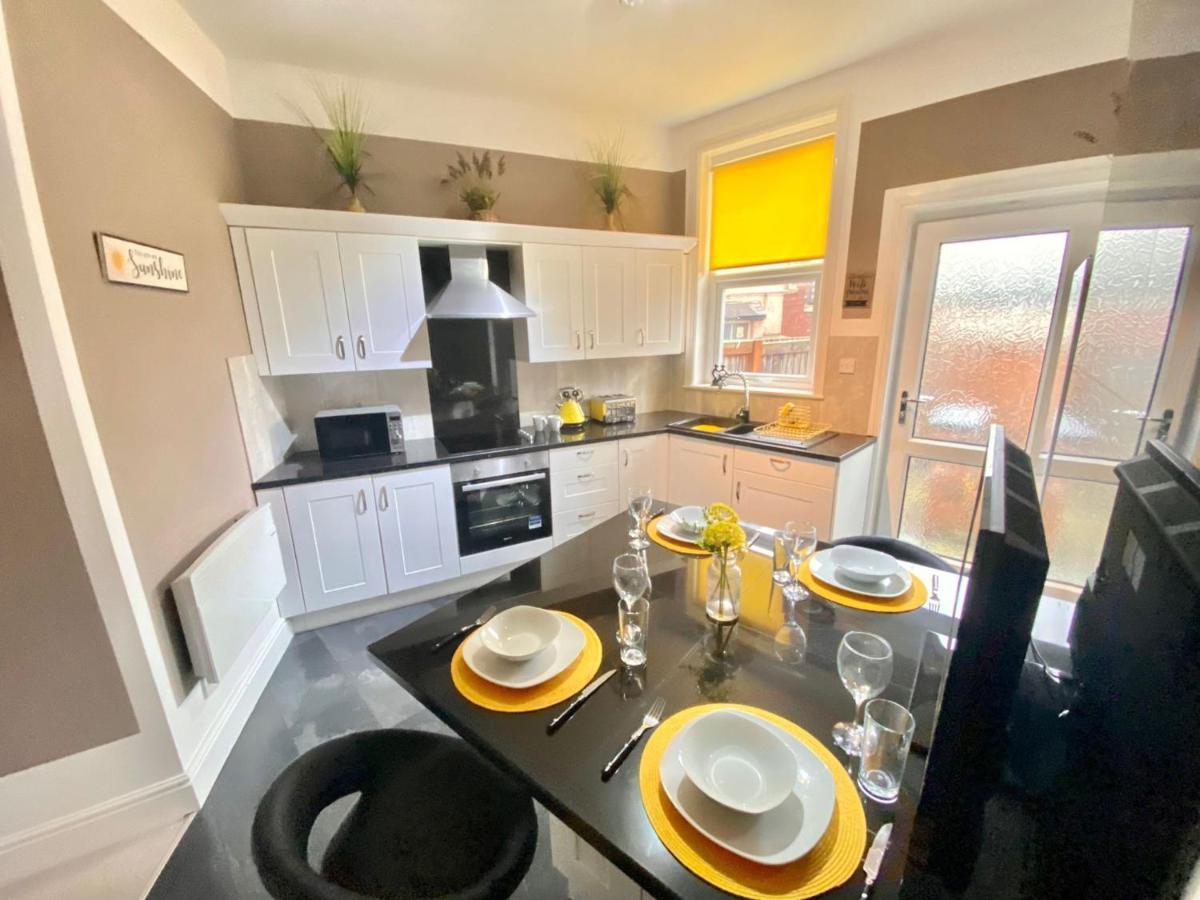 Blackpool Abode - The Buttercup Suite מראה חיצוני תמונה