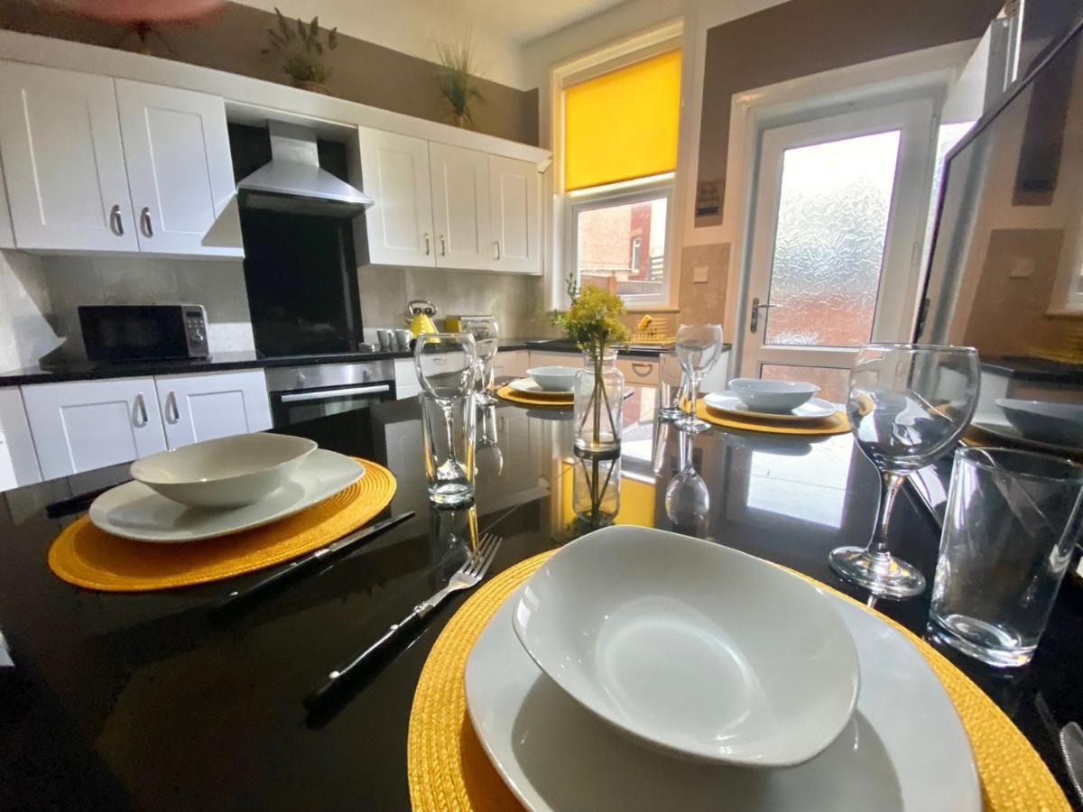Blackpool Abode - The Buttercup Suite מראה חיצוני תמונה
